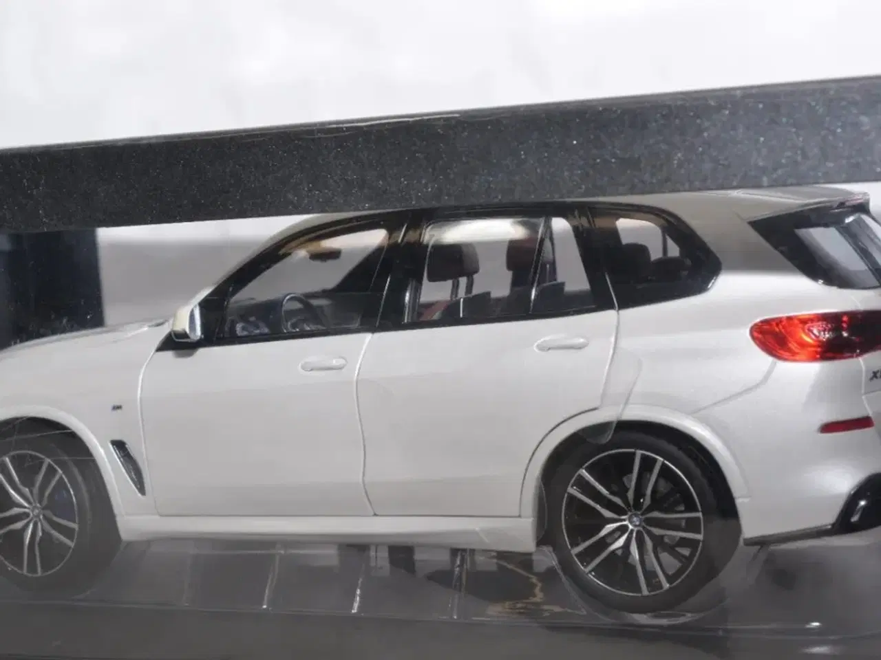 Billede 3 - 1:18 BMW X5 2019 Meget sjælden