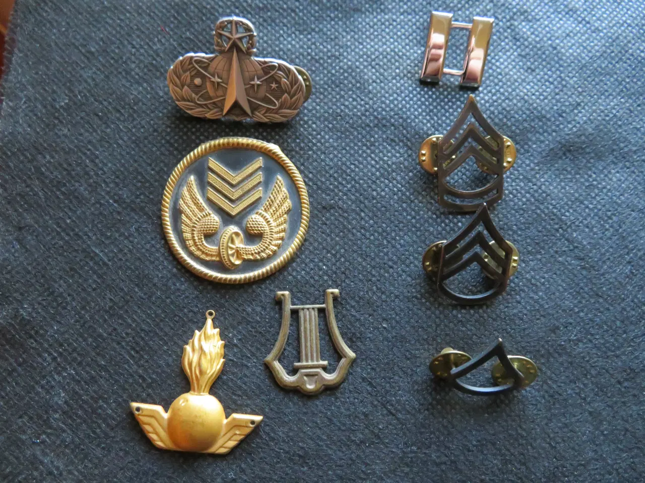 Billede 5 - Militære emblemer udenlandske.