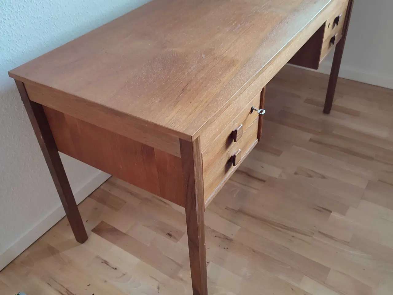 Billede 2 - Skrivebord i teaktræ 