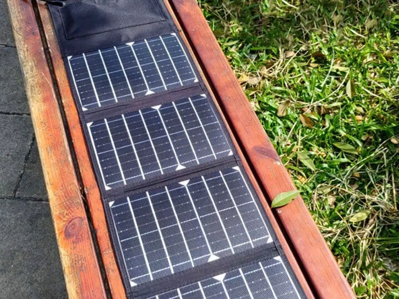 Billede 2 - Sammenklappeligt solpanel 20W