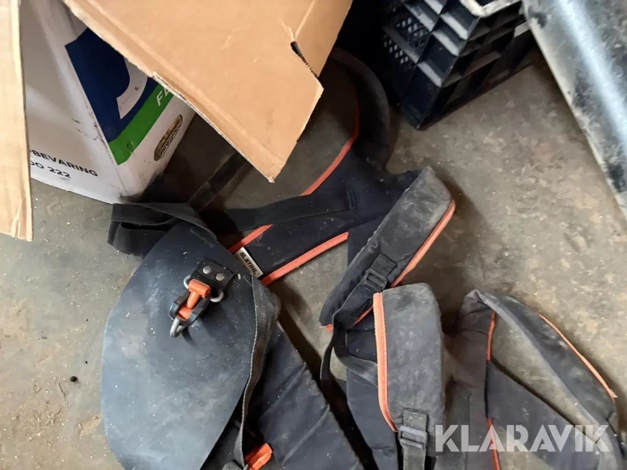 Billede 8 - Parti af udstyr til grønnearealer Stihl