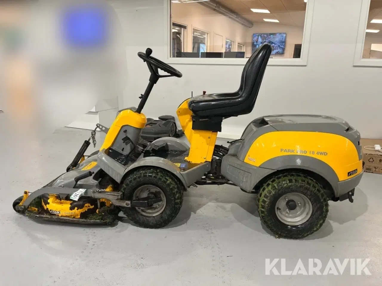 Billede 2 - Græsslåmaskine Stiga Park PRO 18 4wd