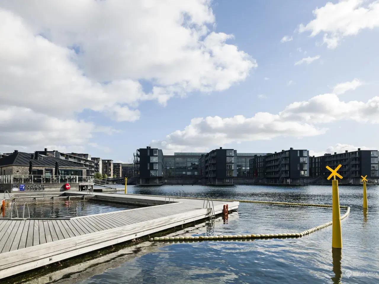 Billede 14 - Exceptionel flerbrugerejendom i første parket til vandet