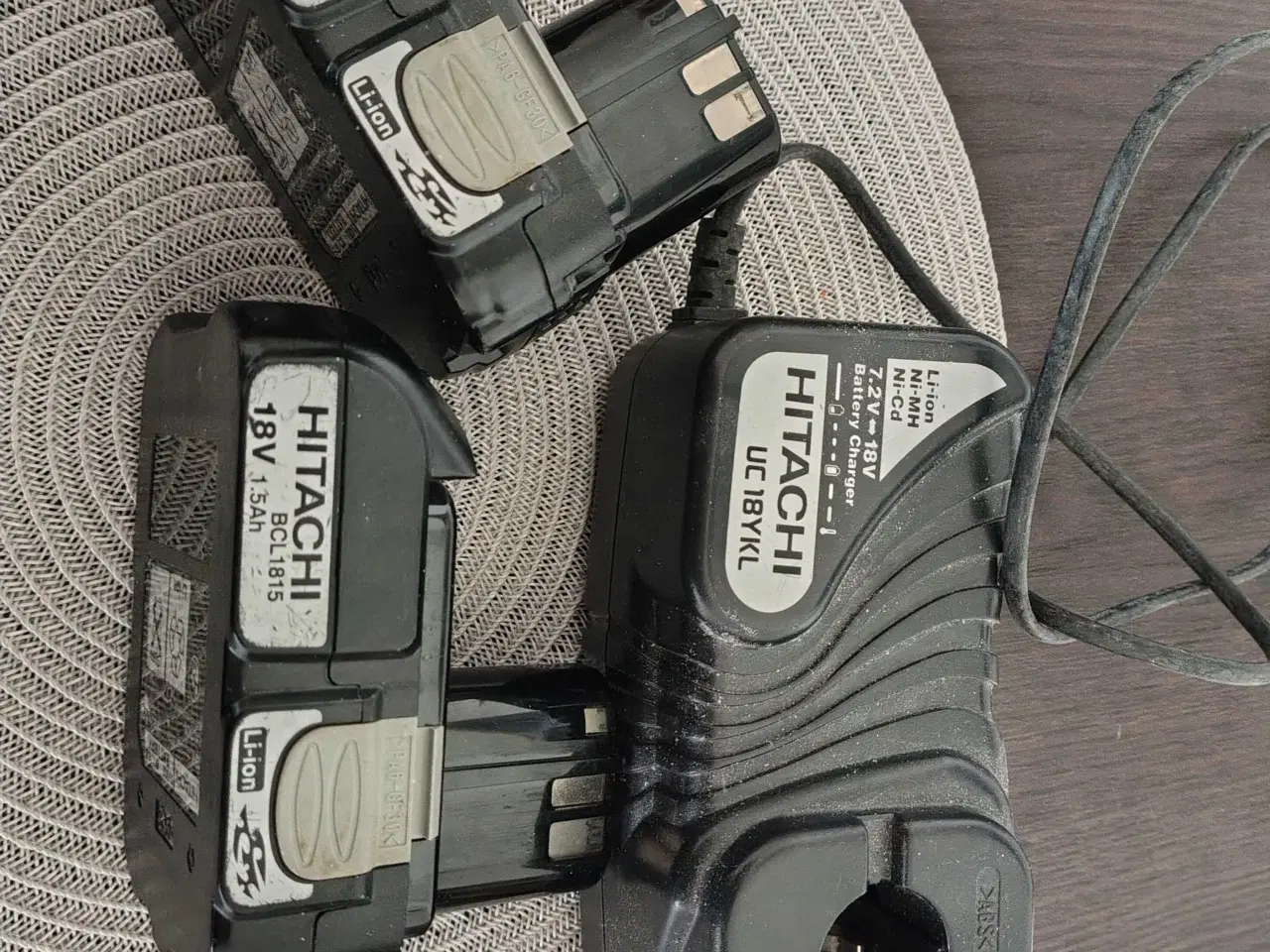 Billede 1 - Hitachi Batterier PLUS Oplader