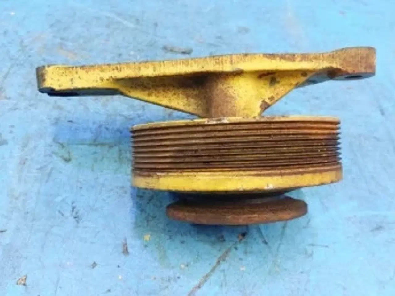 Billede 5 - Ford 675 Beslag Remskive 9833536