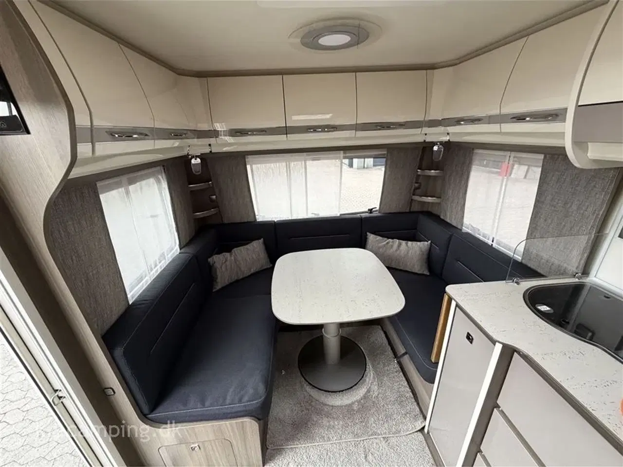 Billede 3 - 2020 - Fendt Tendenza 515 SG   Lækker enkeltsengsvogn med mover, fortelt og meget mere. Kan opvejes til 2000 KG