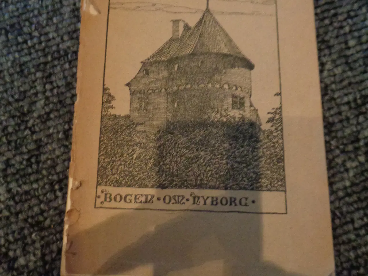 Billede 1 - Gammel bog om Nyborg