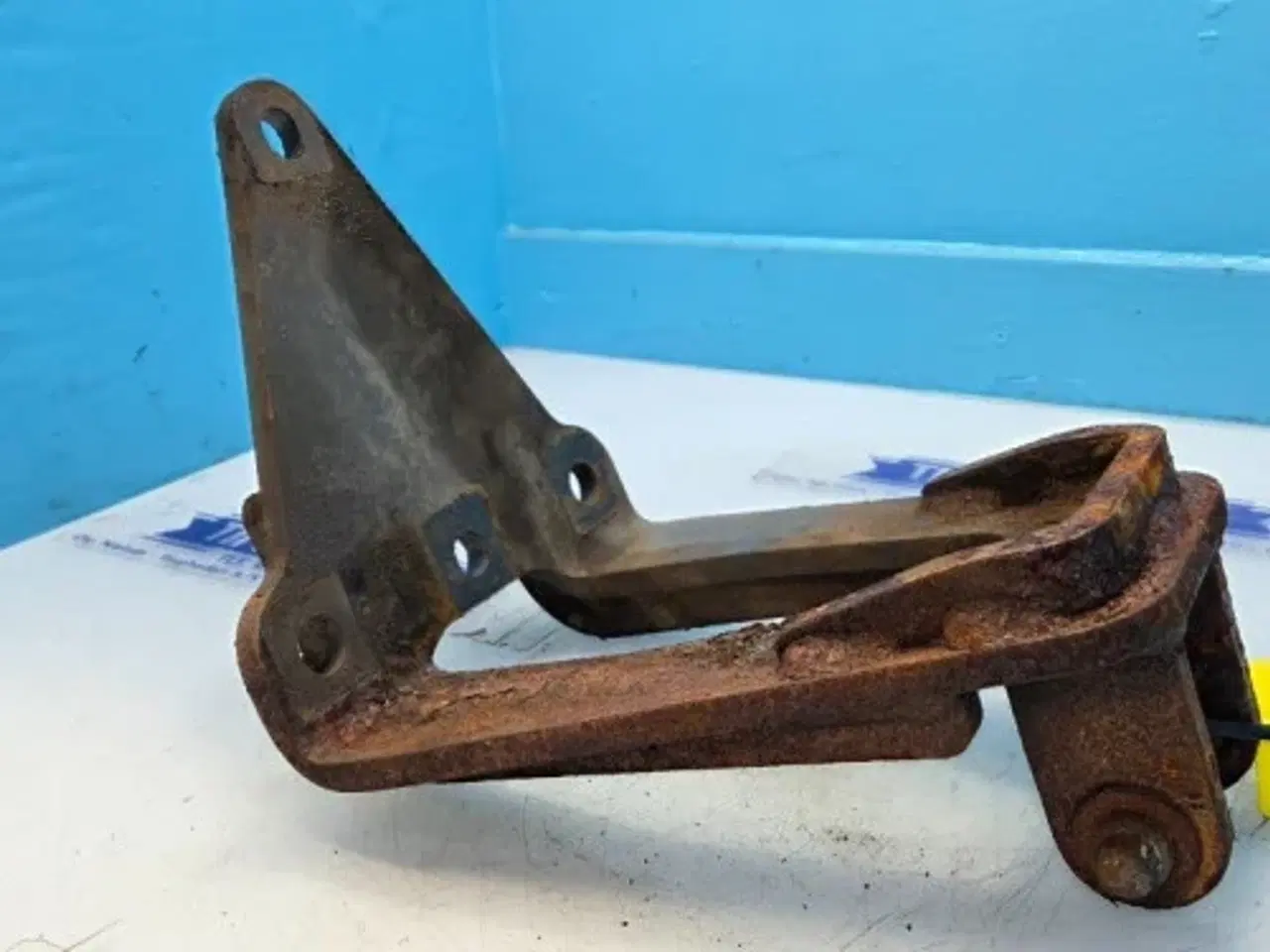 Billede 14 - Valtra  S394   Beslag   4382498M1  