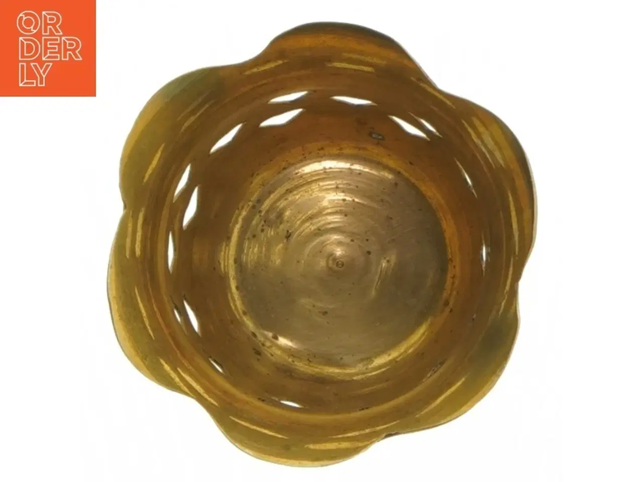 Billede 4 - Guldfarvet lysestage med hjerteudskæringer (str. Ø 8,5x7 cm)