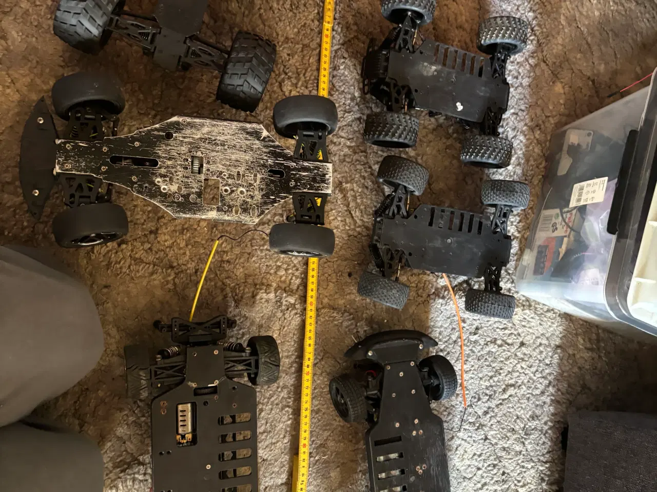 Billede 8 - 6 chassis med dele til fjernstyret biler sælges sa