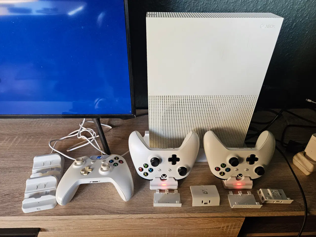 Billede 1 - Xbox one s inkl. 32" fladskærm