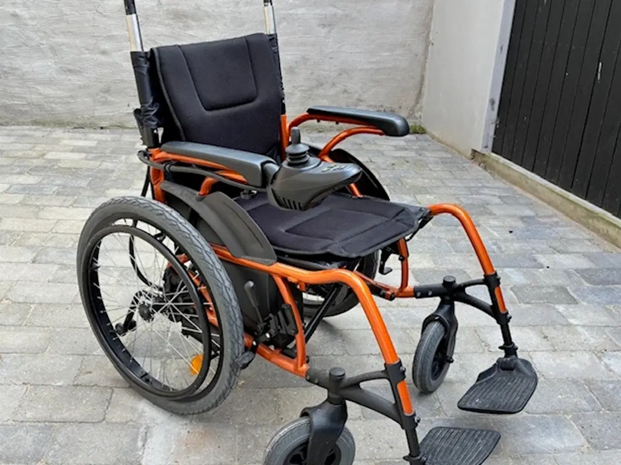 Billede 1 - Elkørestol sammenklappelig, let at medtage i bilen