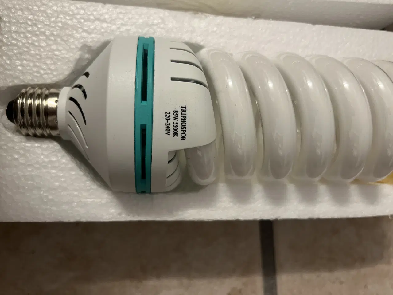 Billede 4 - Lys udstyr med et stativ