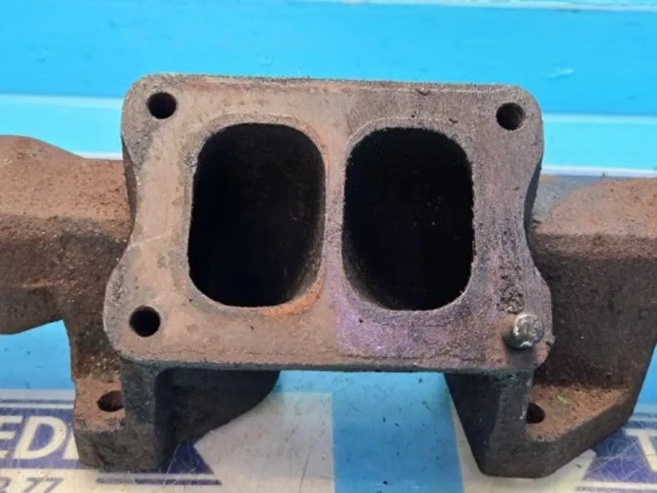 Billede 10 - John Deere 6125HZ001 Udstødningsmanifold R116838