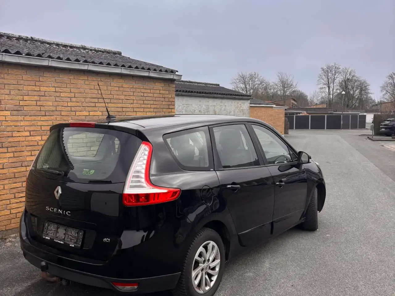 Billede 3 - Fin stor bil med god plads 