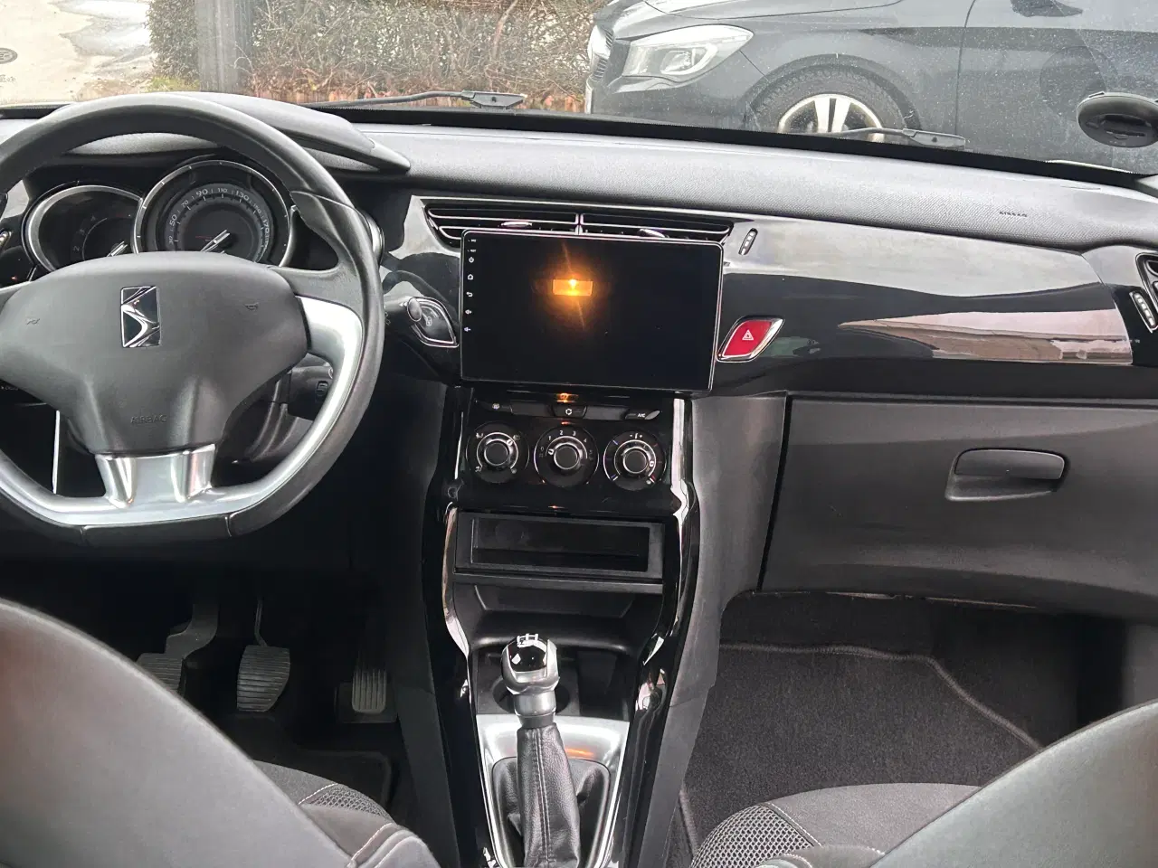 Billede 4 - DS 3 1.6 HDi – Økonomisk og velholdt bil til salg.