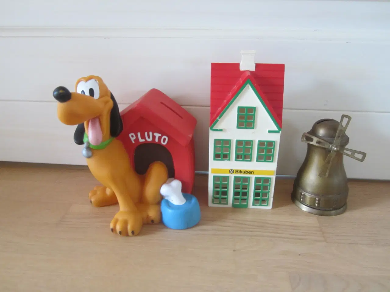 Billede 1 - Bikuben,  Pluto fra Disney, mess Mølle bøsser fra 