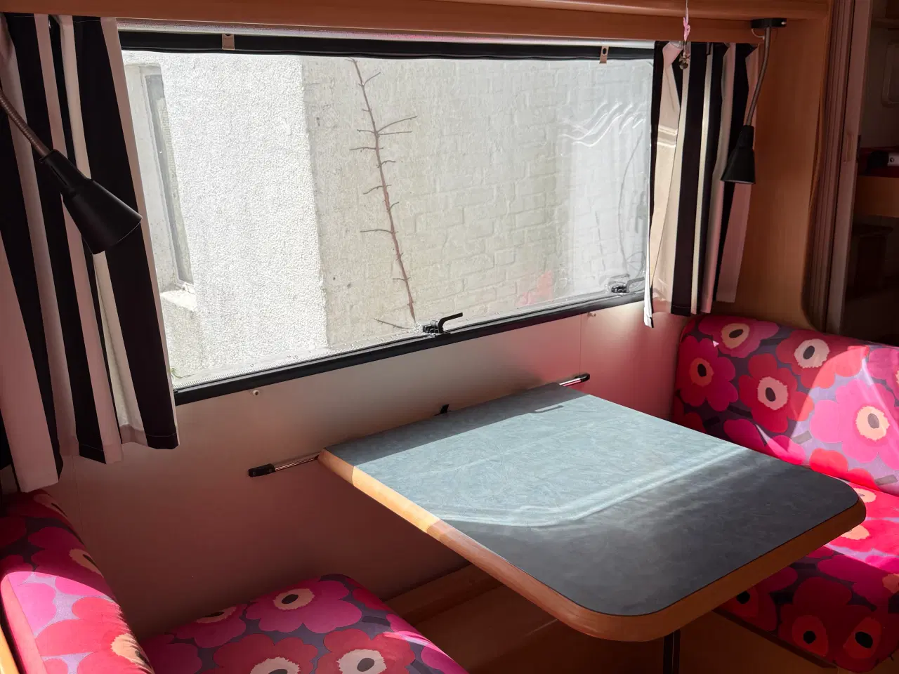 Billede 3 - Campingvogn i glade farver