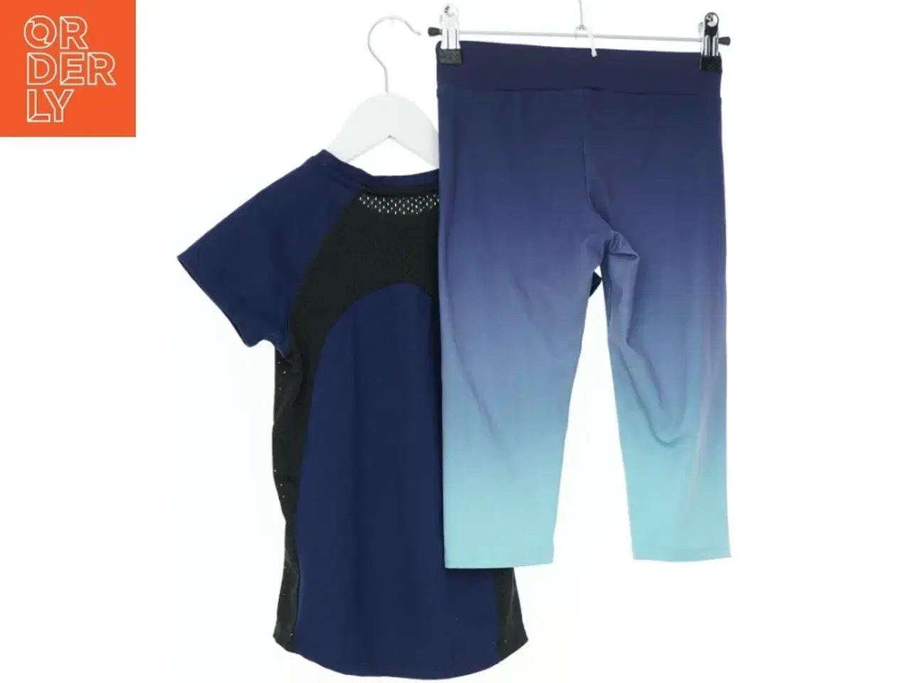 Billede 2 - Træningssæt med T-shirt og Leggings fra Active Touch (str. 128)