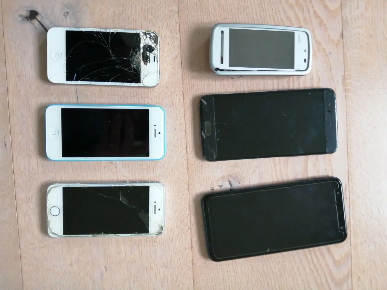Billede 2 - 6 mobil telefoner, gamle, defekte, sælges