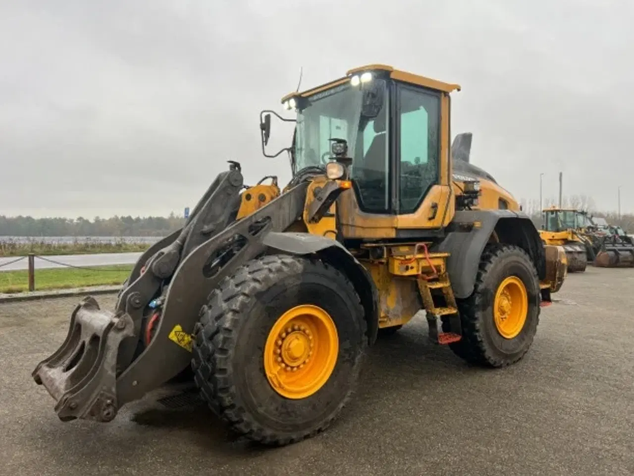 Billede 1 - Volvo L90H - 17T gummiged / Topudstyret