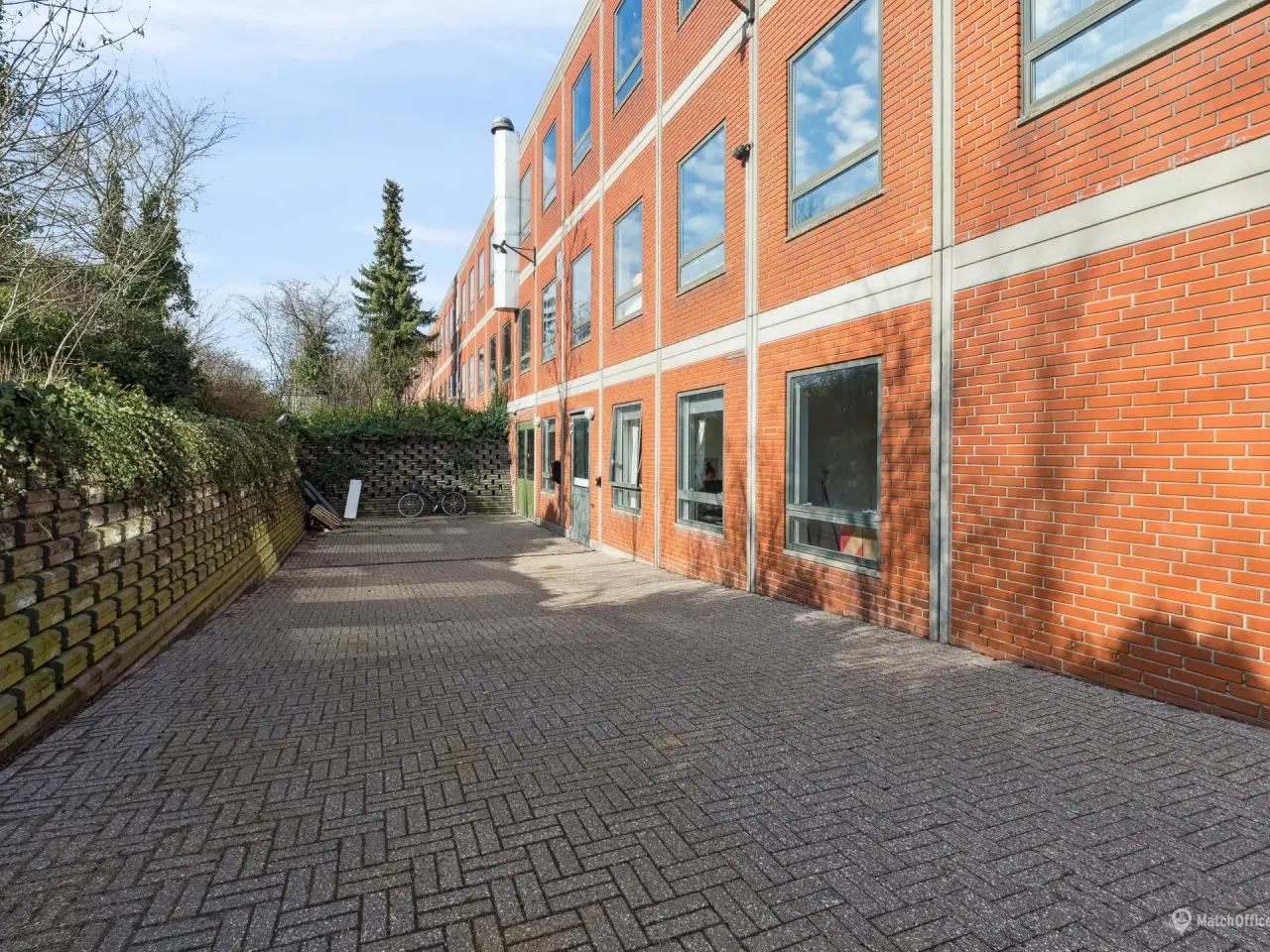 Billede 6 - Kontor i velfungerende erhvervsområde