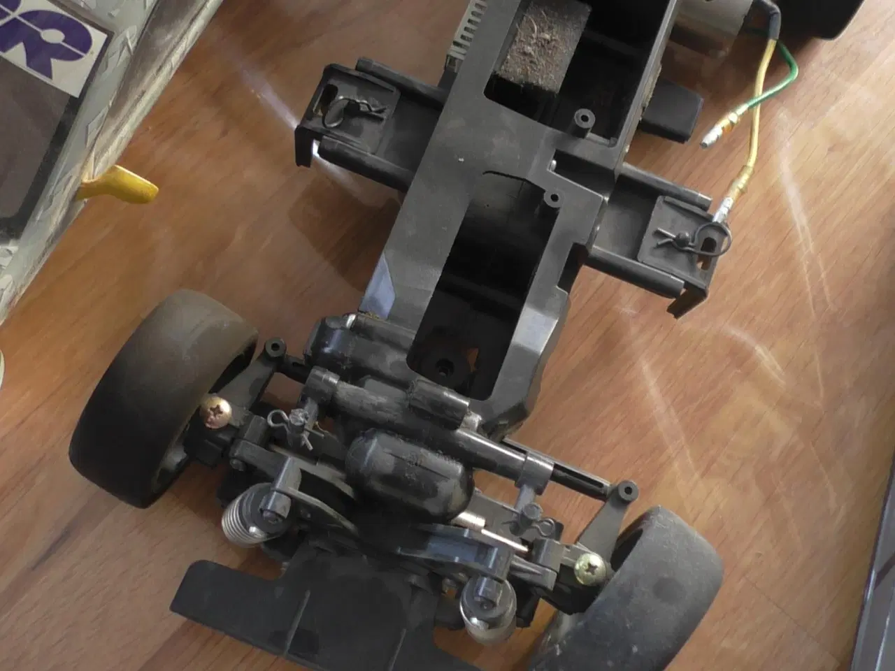 Billede 4 - 4 Styk fjernstyret biler