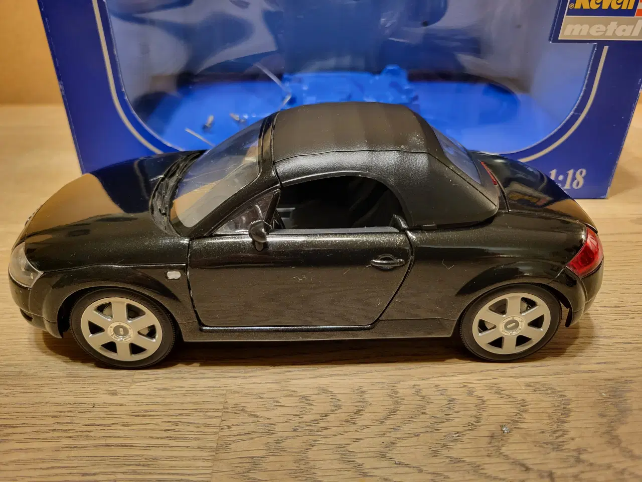Billede 5 - Modelbiler Audi TT Roadster 1/18 - 200 kr.