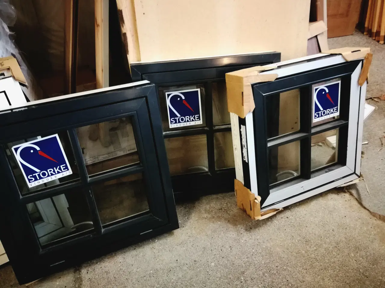 Billede 1 - 3 NYE TRÆ/ALU VINDUER ANTRACIT 60x60 KR. 1300/STK