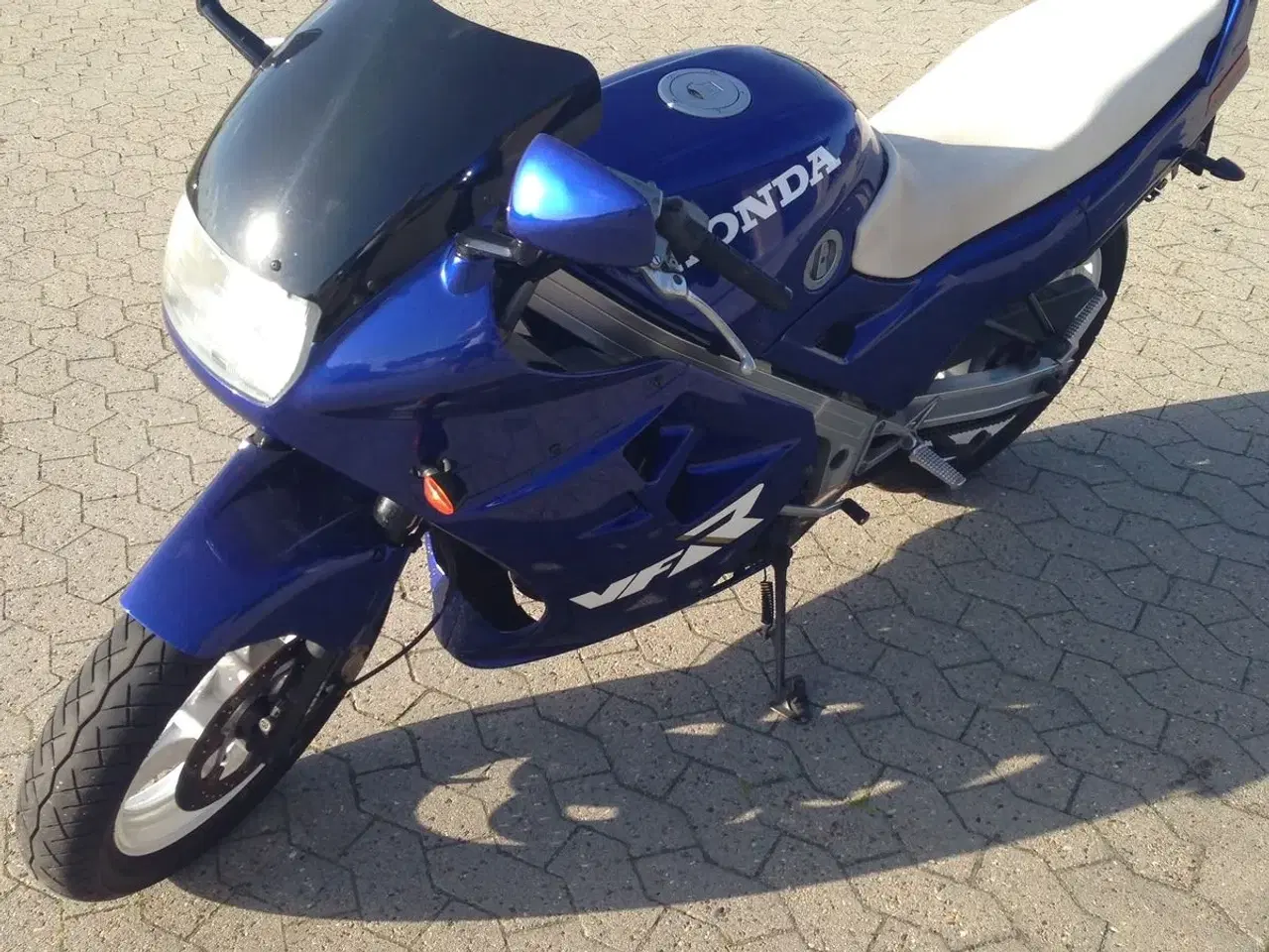 Billede 2 - Super flot vfr 750ccm