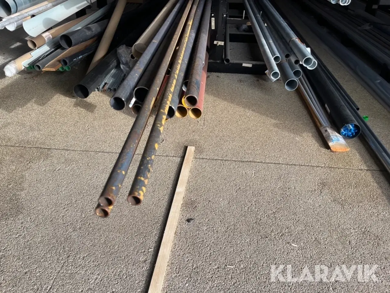 Billede 12 - Grenreol en række