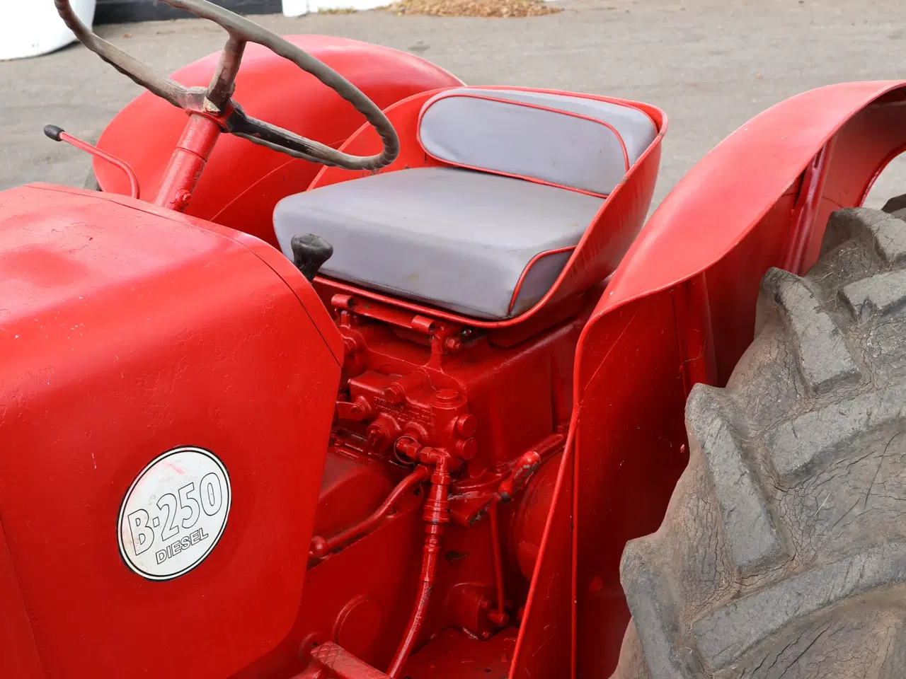Billede 9 -  IH Mccormick B250 4 cylinder diesel