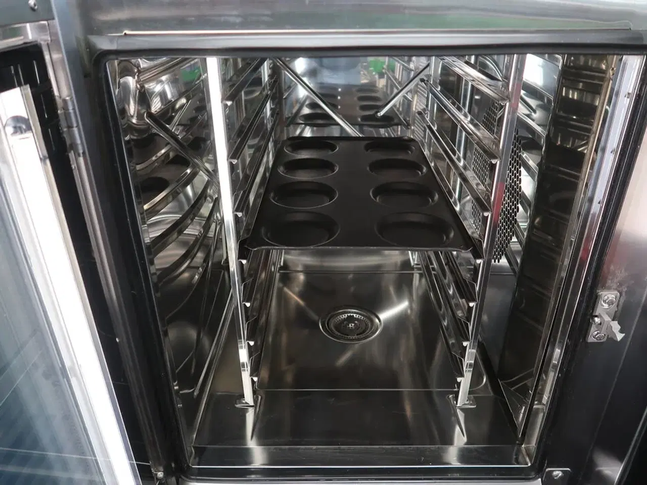 Billede 3 - Combiovn Invoq Hybrid 6-1/1 GN Hounö med understel (Udstillingsmodel)