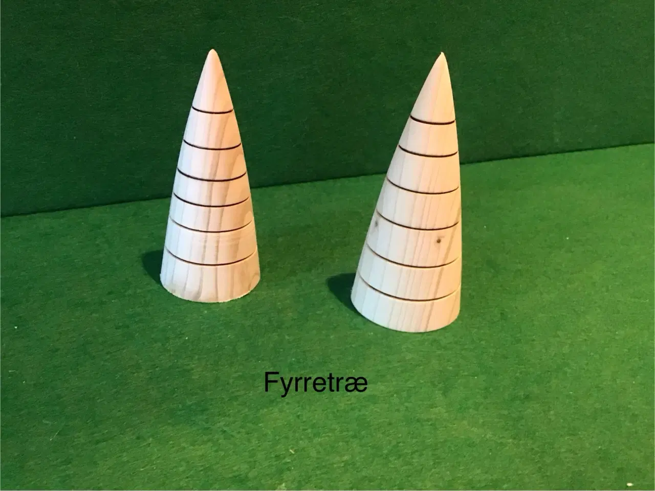 Billede 2 - Drejede juletræer