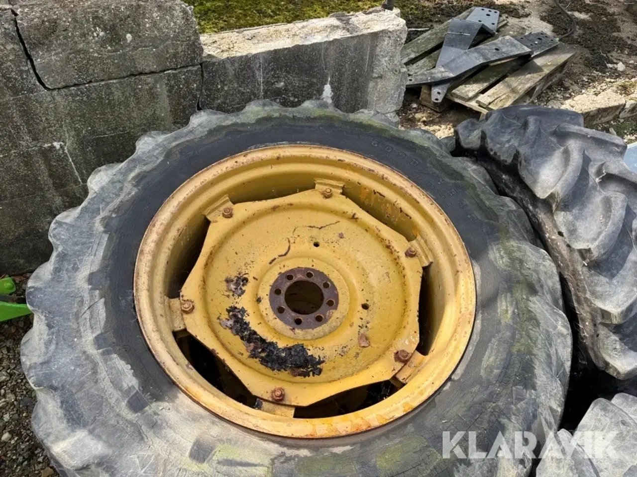 Billede 2 - Landbrugsdæk Goodyear 2 styk
