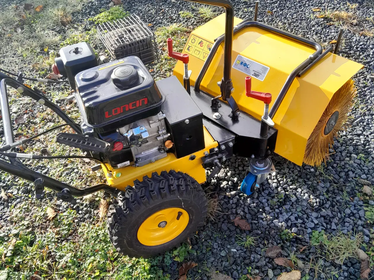 Billede 1 - Fejemaskin til sne, sand, blade