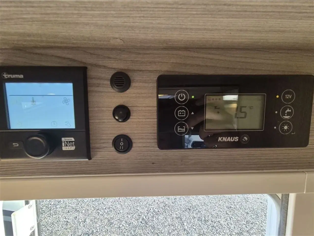 Billede 21 - 2018 - Knaus Sky TI 700 MEB Automatgear. Solceller. Batteri. cykelstativ. Elektrisk indgangstrin. Elektrisk Markise. Anhængertræk. KUN 35,700 KM!!!