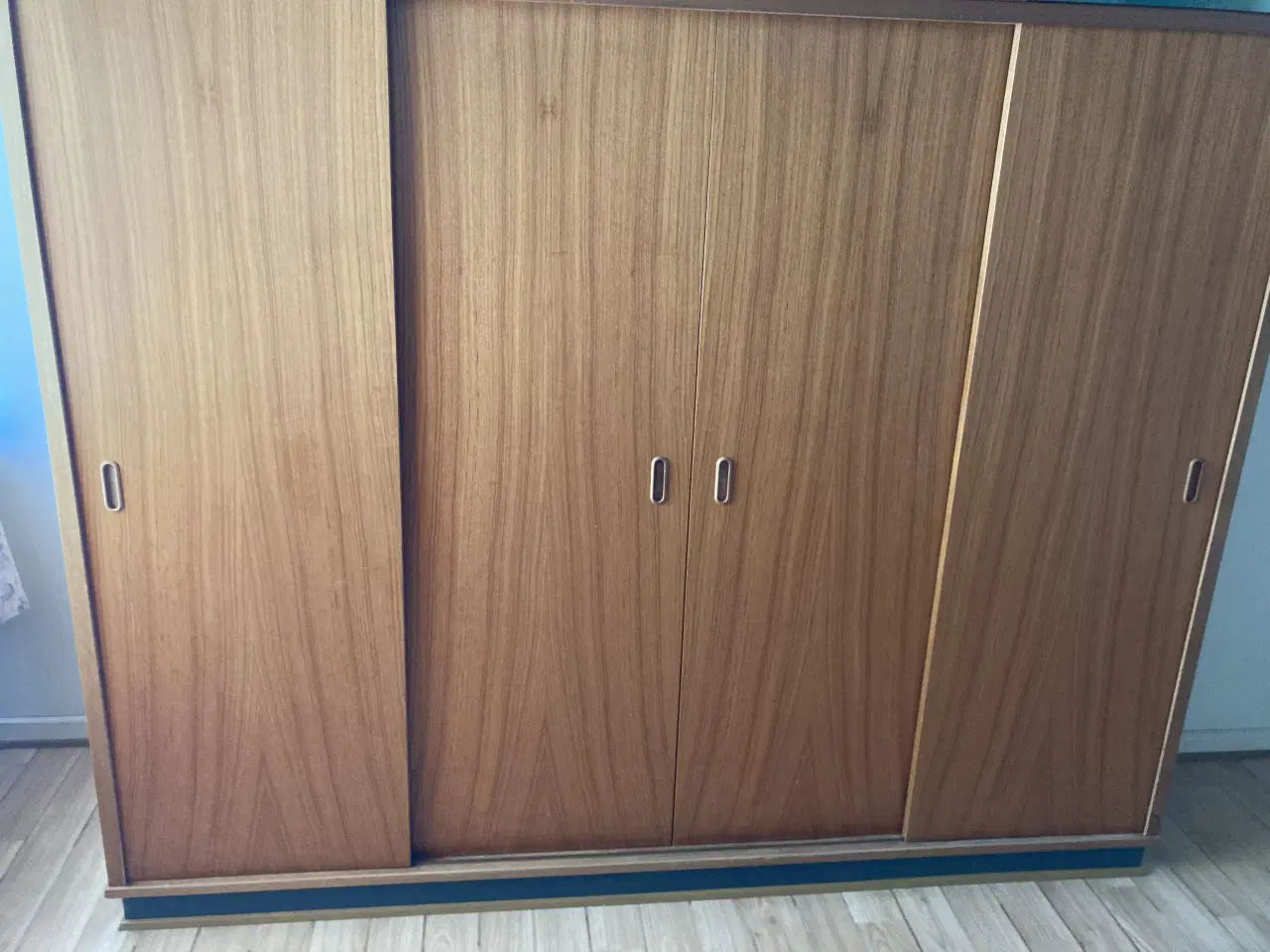 Billede 6 - Klædeskab teaktræ tøjskab