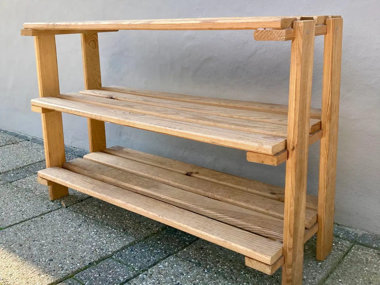 Billede 2 - 70’er reol i fyrretræ