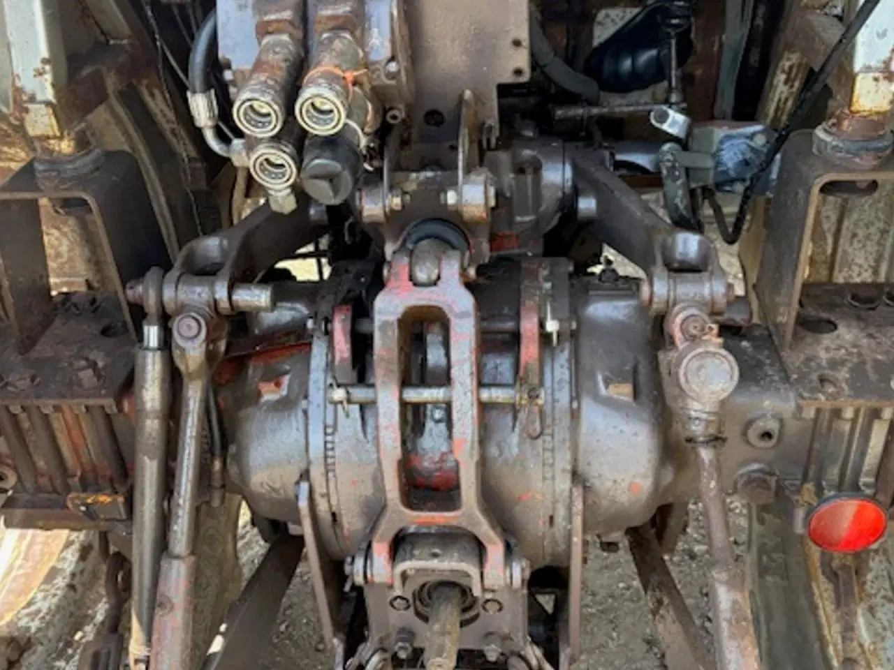 Billede 10 - Massey Ferguson 375 MED HAUER POM 90 FRONTLÆSSER