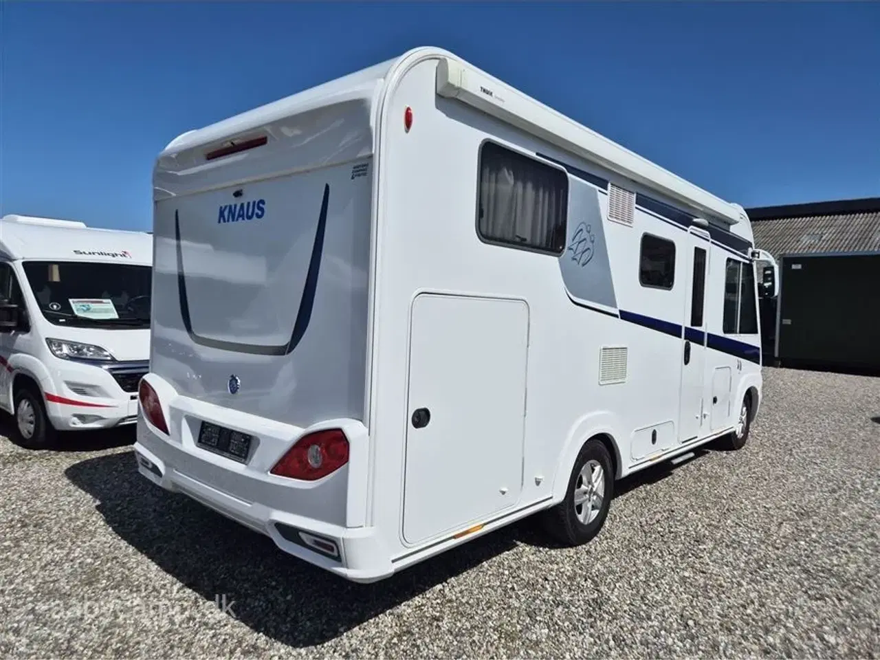 Billede 2 - 2018 - Knaus Sky I 650   Egoist Camper med god indretning. solceller. batteri. tv. el-markise. og el-trin.