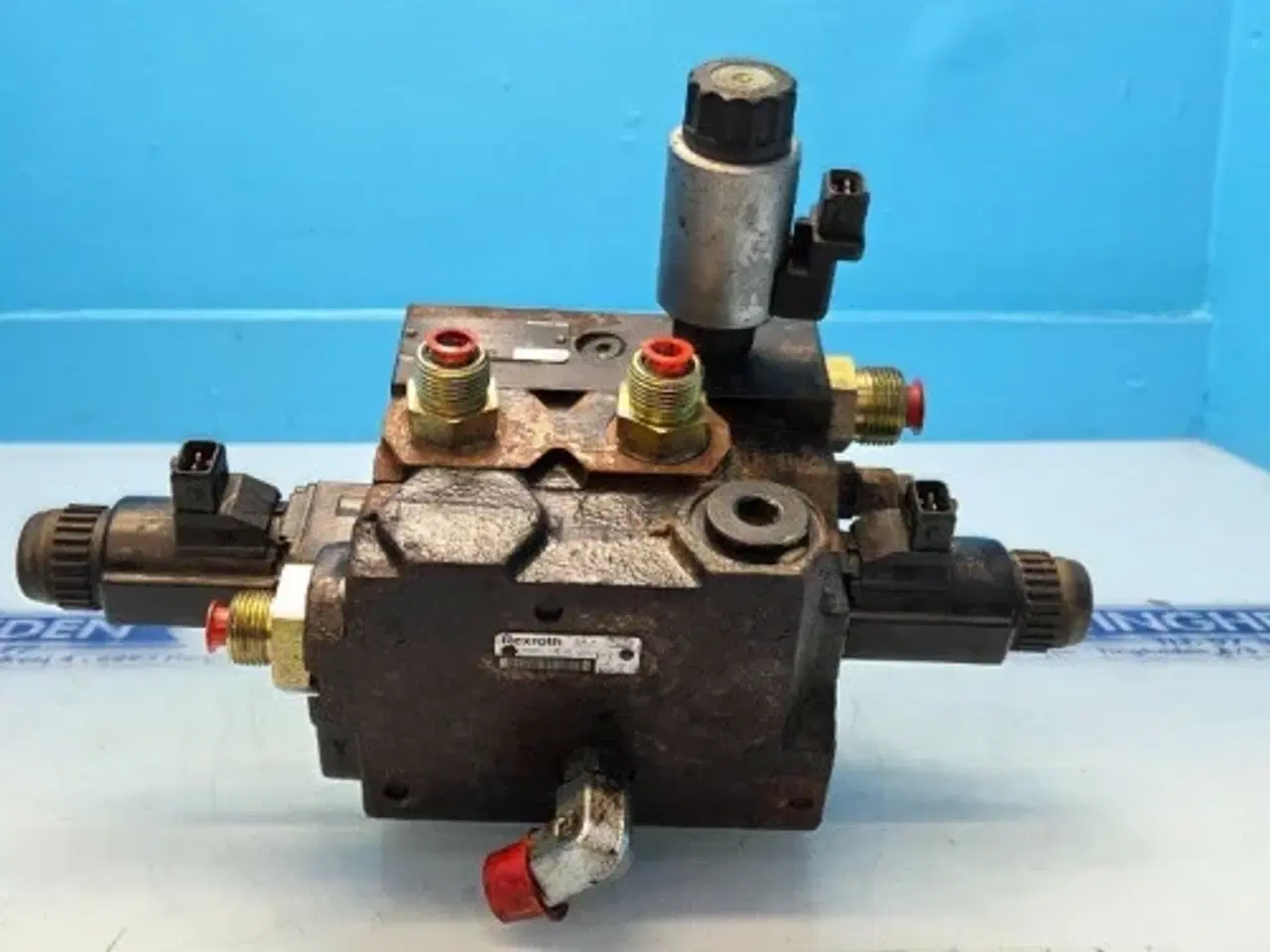 Billede 2 - New Holland CR9080 Hydraulikventil 87313989