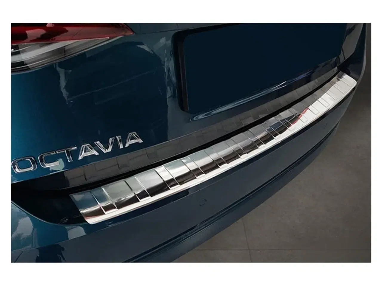 Billede 1 - Læssekantbeskytter Skoda Octavia IV Liftback 2019- Stål