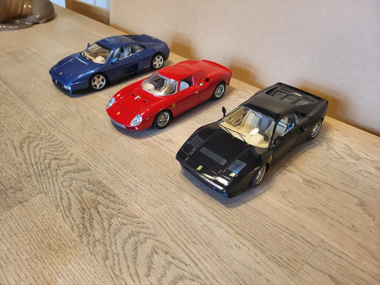 Billede 4 - Modelbiler 3 stk. 600 kr. 1:18