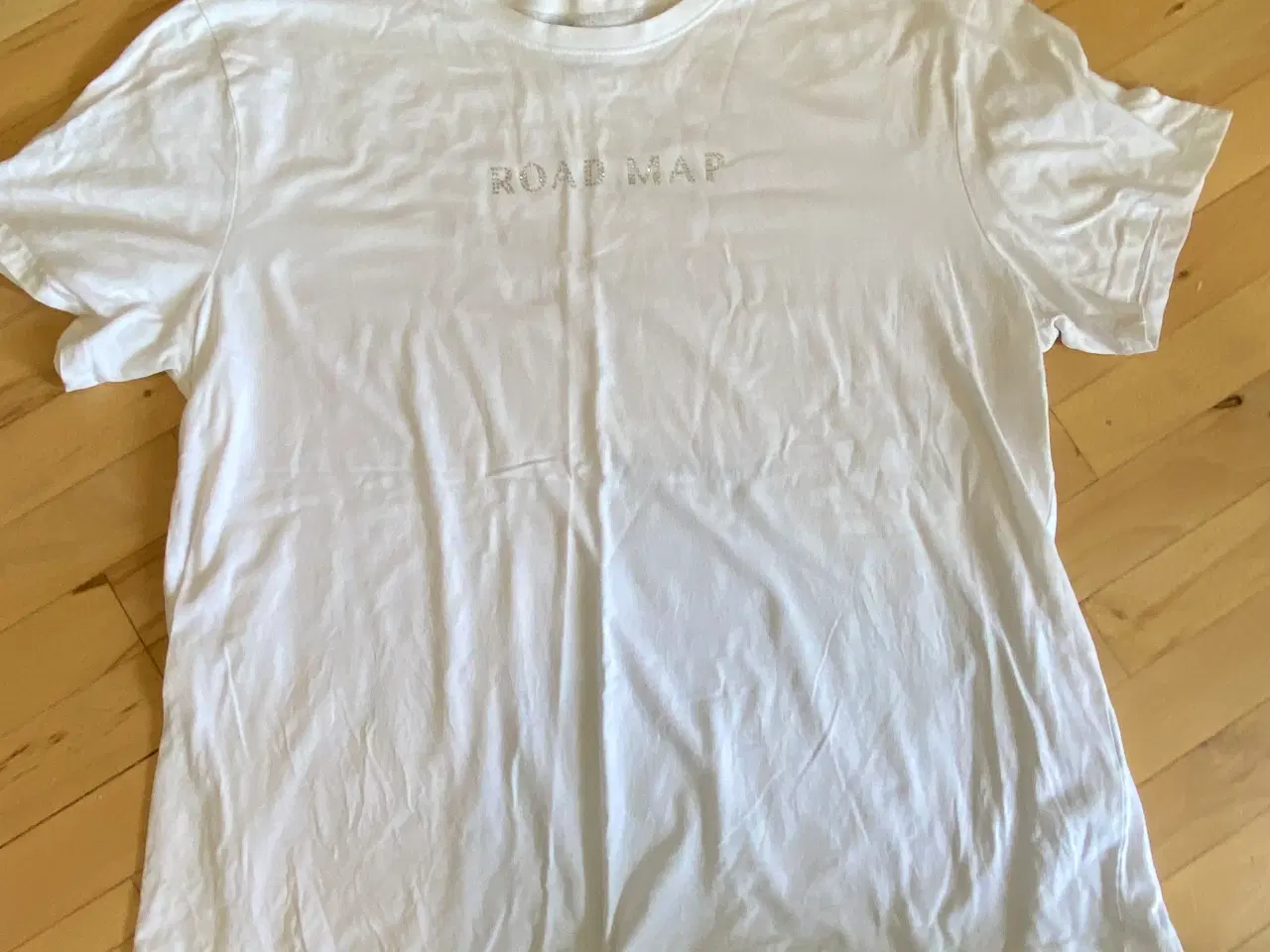 Billede 1 - T-shirt i hvid 