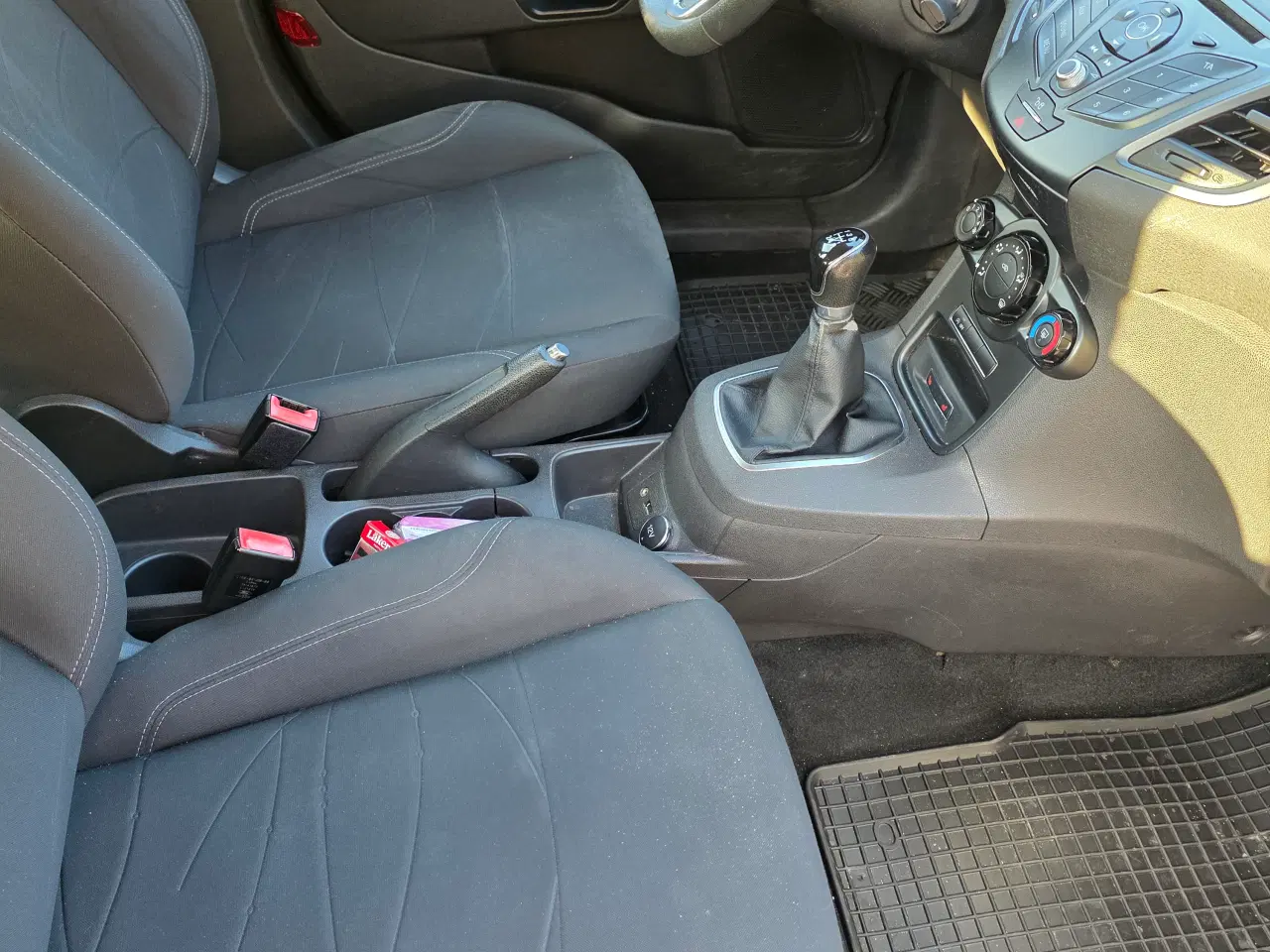 Billede 4 - Velholdt Ford fiesta