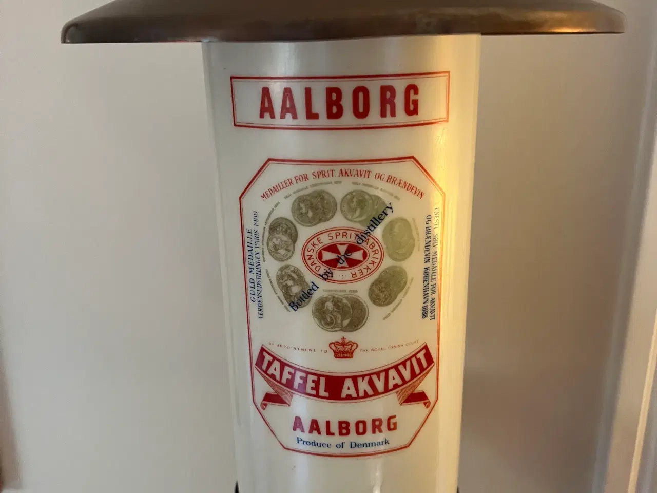 Billede 4 - Gammel Ålborg akvavit reklame lampe i kobber 