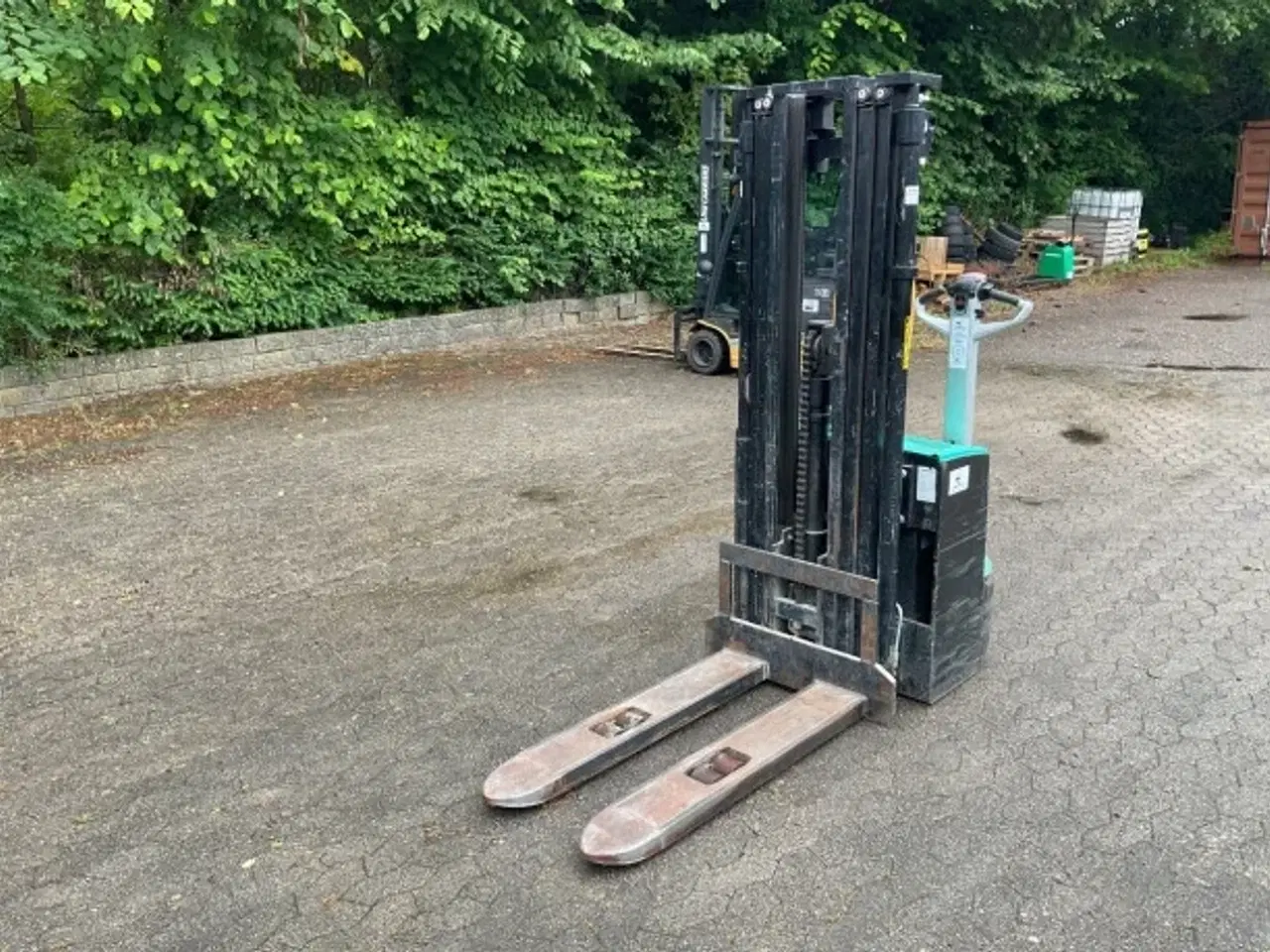 Billede 5 - Mitsubitsi 1200KG Elstabler  TRIPLEX 4100cm  lev med lader