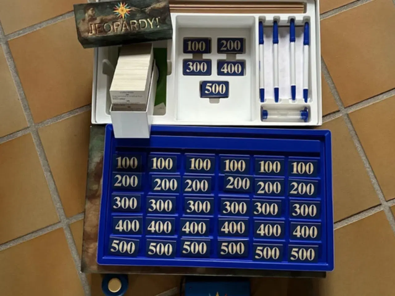 Billede 3 - Jeopardy quizspil fra dan-spil