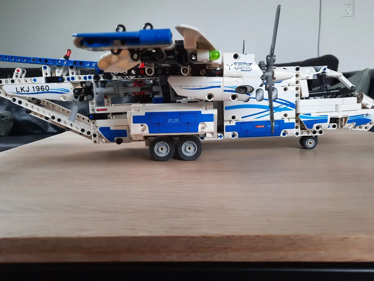 Billede 3 - Lego Technic  42025 Motoriseret Flyvemaskine